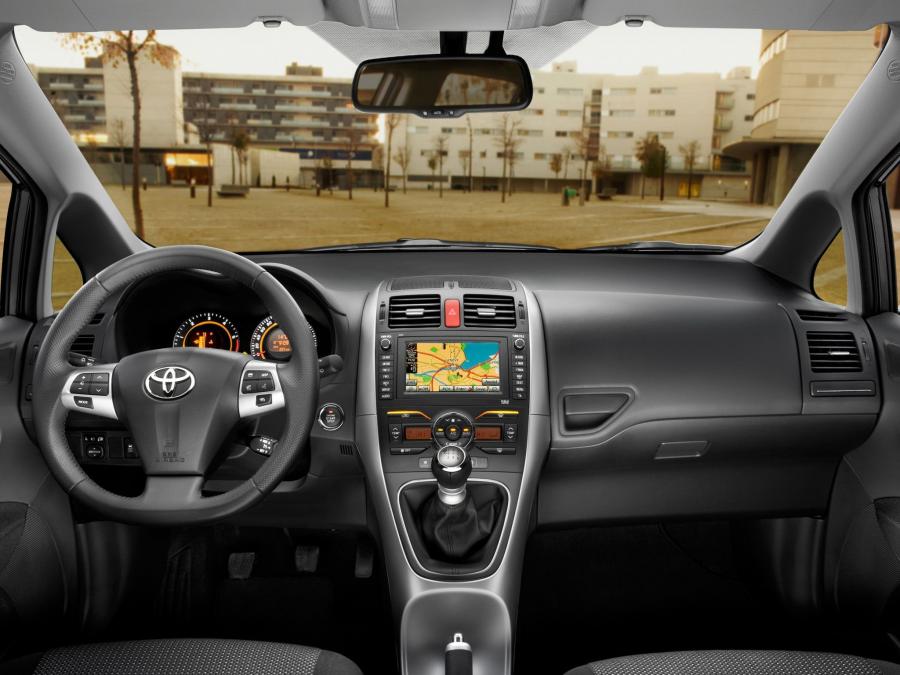  Toyota Auris 5-Door 2010 года  (фото 26 из 27)